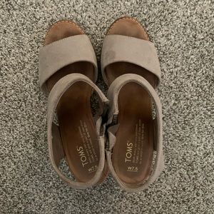 Toms heels